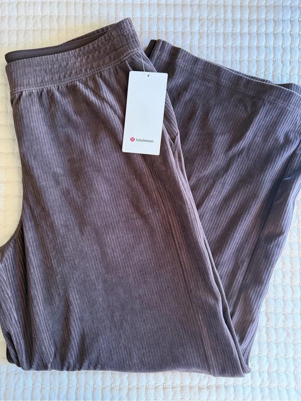Lululemon Scuba Mid-Rise Wide-Leg Pant Velvet Cord Espresso NWT Size 14 Athletic